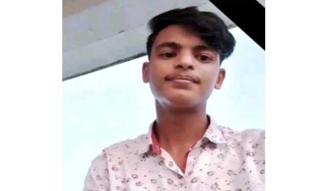 কিশোরের ঝুলন্ত লাশ উদ্ধার, চিরকুটে লেখা ‘মাফ করে দিয়েন’