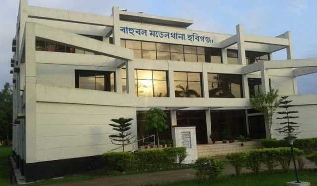 চলতি বাস থেকে ফেলে দেওয়া হলো অচেতন ২ যাত্রীকে