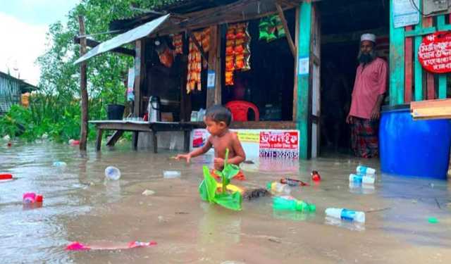 ভারী বর্ষণ ও জোয়ারের পানিতে বরগুনার নিম্নাঞ্চল প্লাবিত 