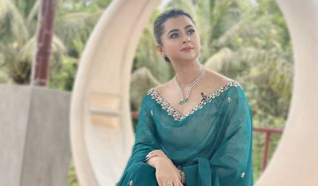 বুবলীর ইঙ্গিপূর্ণ স্ট্যাটাসের পোস্ট মর্টেম করছেন নেটিজেনরা