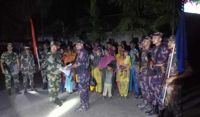কুড়িগ্রাম সীমান্তে ২৪ জনকে বিজিবির কাছে হস্তান্তর 