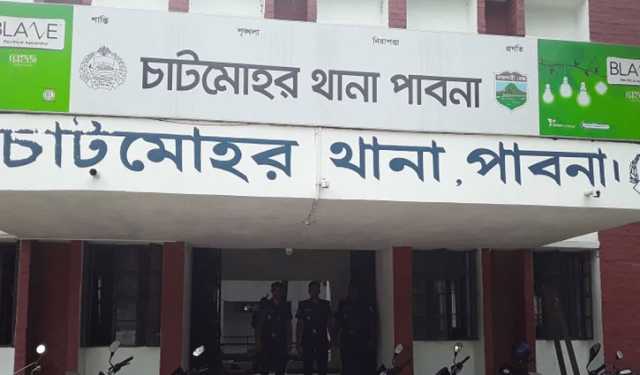 পাবনায় গাছ থেকে পড়ে প্রাণ গেল দিনমজুরের