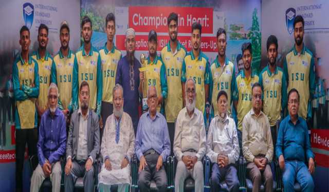 আইএসইউ ক্যাম্পাসে উৎসবমুখর পরিবেশে ক্রিকেটারদের সংবর্ধনা