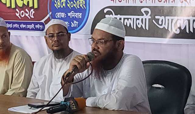‘সংস্কারের বাইরে ড. ইউনূসকে যারা নামাতে চান, তারা দিল্লির রাজনীতি করেন’
