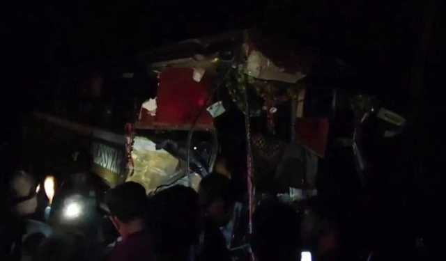 গোপালগঞ্জে বাস ও ট্রাকের মুখোমুখি সংঘর্ষে নিহত ৩, আহত ২৮