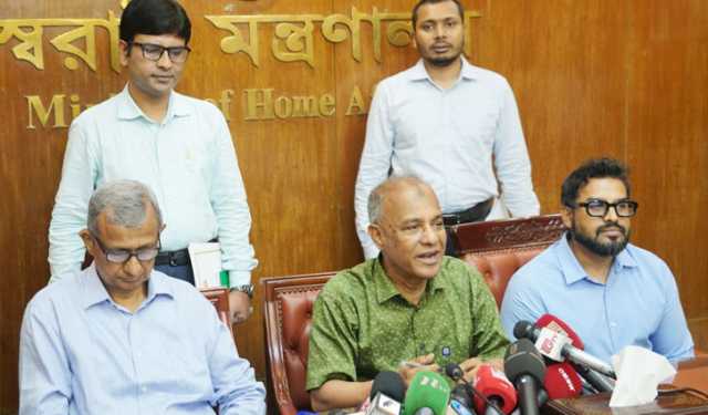 ১২ ঘণ্টার মধ্যে কোরবানির বর্জ্য অপসারণ করা হবে: স্বরাষ্ট্র উপদেষ্টা