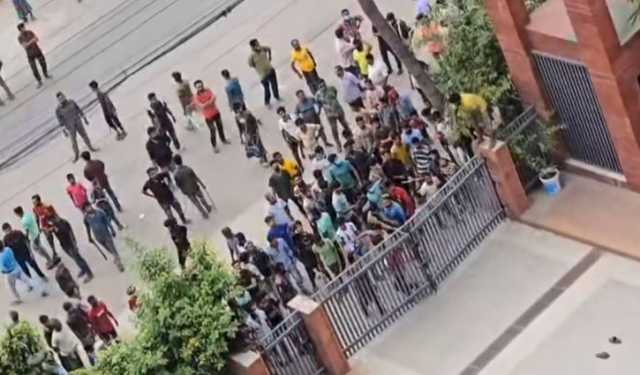 নাসিক ভবনে অটোরিকশাচালকদের হামলার অভিযোগ