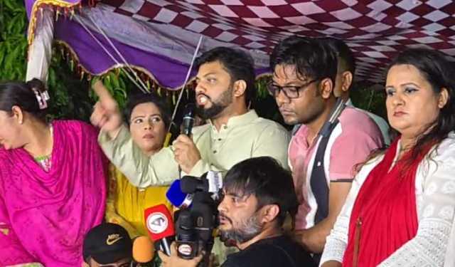 ফের আসিফ মাহমুদ-মাজফুজ আলমের পদত্যাগ চাইলেন ইশরাক