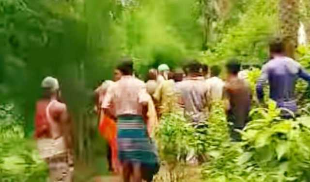 দুর্গন্ধের উৎস খুঁজতে গিয়ে মিলল ফারুকের গলিত লাশ