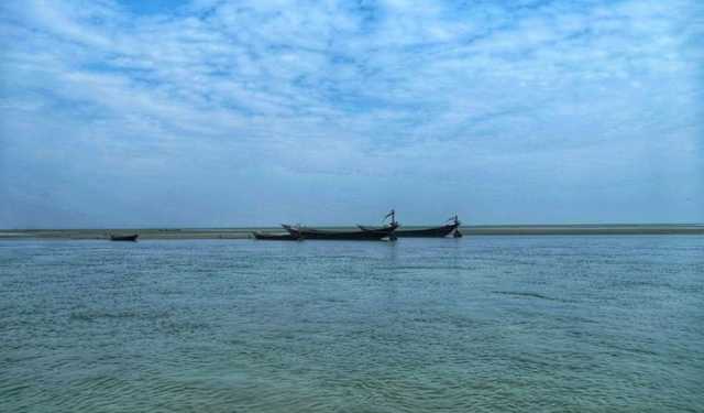 পদ্মায় গোসলে নেমে যুবকের মৃত্যু