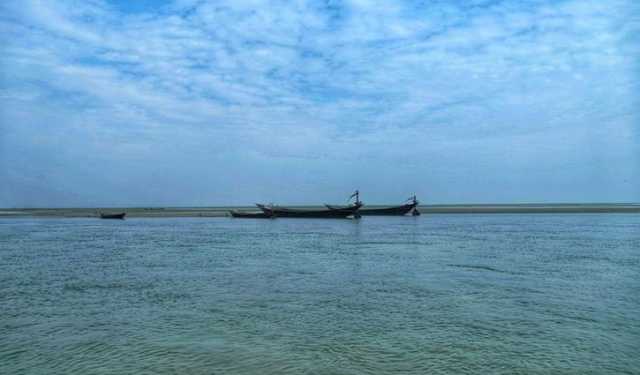 পদ্মায় ভাসছিল ভারতীয় নাগরিকের মরদেহ