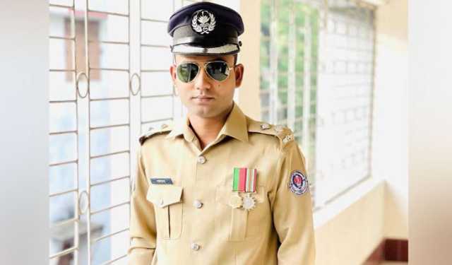 চট্টগ্রামে সিনিয়র এসপির গুলিবিদ্ধ মরদেহ উদ্ধার, পাশে ‘সুইসাইড নোট