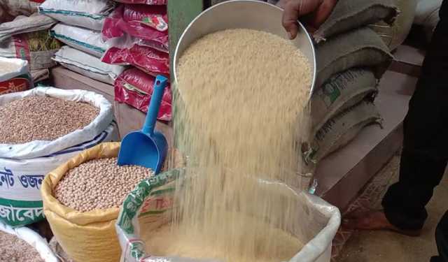 স্বস্তি ফিরছে চালে
