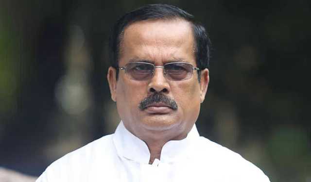 নানক, তাজুল ইসলামসহ ২০ জনের বিদেশ যাত্রায় নিষেধাজ্ঞা 