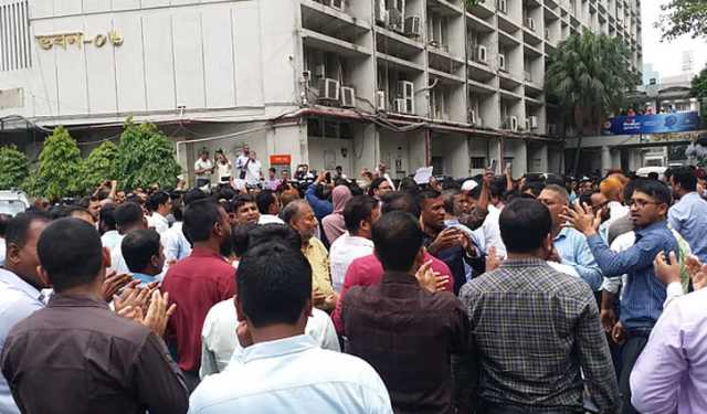 সচিবালয়ে মঙ্গলবারও বিক্ষোভ
