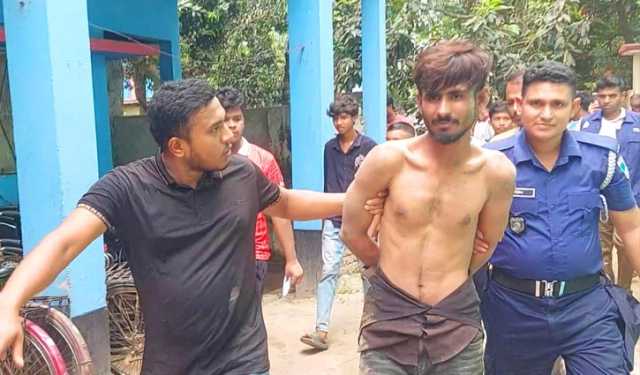 পাঁচ দিন পর এসে তোদের দেখে নেব 
