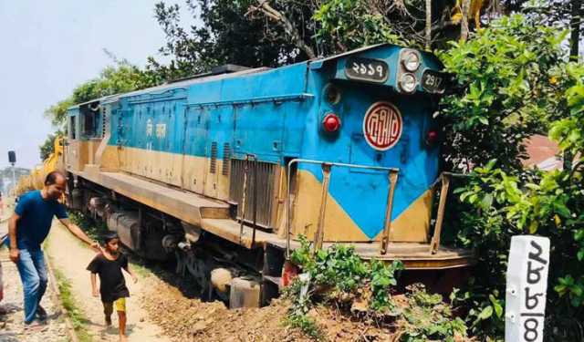 শ্রীমঙ্গলে তেলবাহী ট্রেনের ইঞ্জিন লাইনচ্যুত
