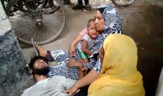 ভ্যানের চাকায় ওড়না পেচিয়ে গলায় ফাঁস লেগে গৃহবধূর মৃত্যু