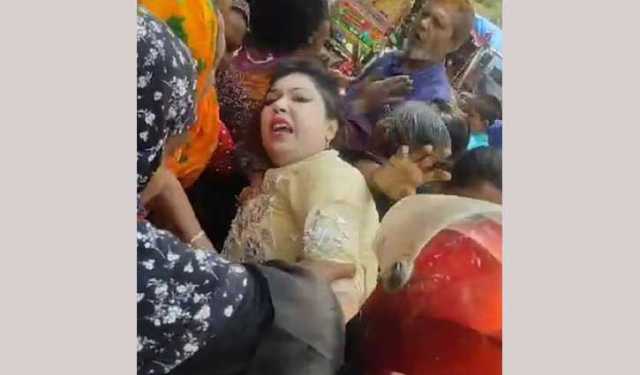 কুষ্টিয়ায় প্রতারণার অভিযোগে নারী চিকিৎসককে মারধর