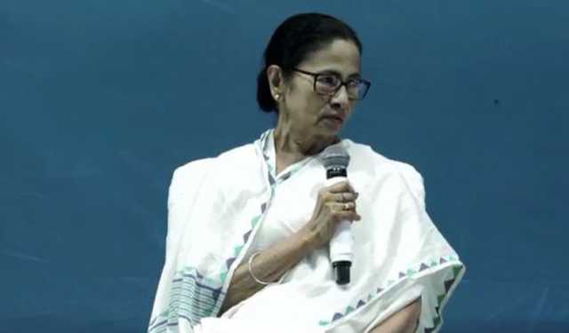 চিকেন নেক নিয়ে পুলিশকে সতর্ক থাকার নির্দেশ মমতার
