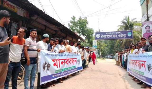 হাসনাতের ওপর হামলায় বিএনপি নেতা আসামি, প্রতিবাদে মানববন্ধন