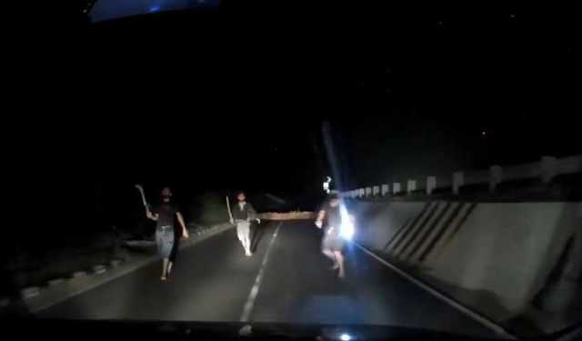 মুন্সীগঞ্জে প্রাইভেটকার চালকের দক্ষতায় ডাকাতি থেকে রক্ষা 