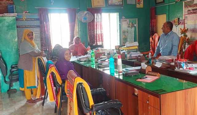 শিক্ষকদের কর্ম: ঝিনাইদহে ৪৬২ প্রাথমিক বিদ্যালয়ে বার্ষিক পরীক্ষা হ