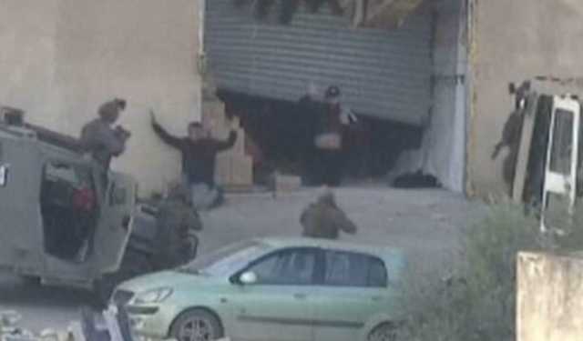 ফিলিস্তিনিদের আটকের পর গুলি করে মারছে ইসরায়েলি সেনারা