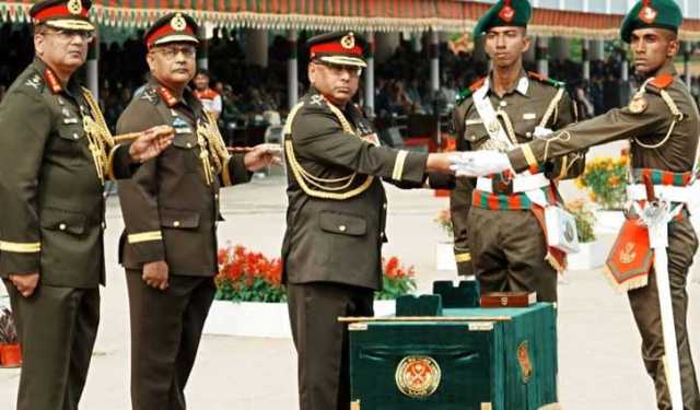 আধুনিক সমরাস্ত্রে সজ্জিত পেশাদার সেনাবাহিনী গড়ে তোলার প্রত্যয় সেন