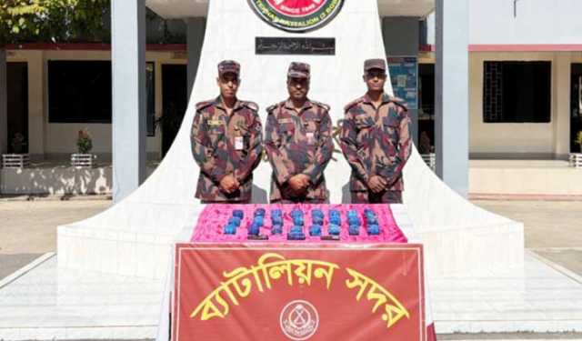 টেকনাফে বিজিবির অভিযানে ৫০ হাজার ইয়াবা উদ্ধার