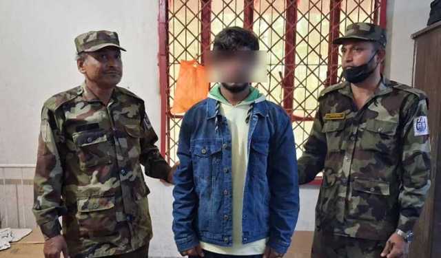 চবি ক্যাম্পাসে ভুয়া শিক্ষার্থী আটক