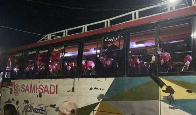 বরিশালে শিক্ষার্থী-শ্রমিক সংঘর্ষ, অর্ধশতাধিক বাস ভাঙচুর-আগুন