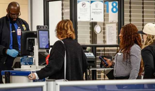 যুক্তরাষ্ট্রে প্রবেশ করতে হলে সামাজিক যোগাযোগমাধ্যমের ৫ বছরের তথ্