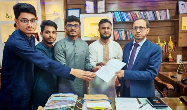 অপহরণকারীদের বিরুদ্ধে ব্যবস্থা নিতে কক্সবাজারের ডিসিকে স্মারকলিপি