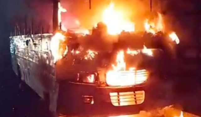 মানিকগঞ্জে স্কুলবাসে আগুন 