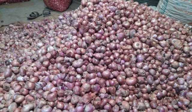 হিলিতে কমেছে পেঁয়াজের দাম