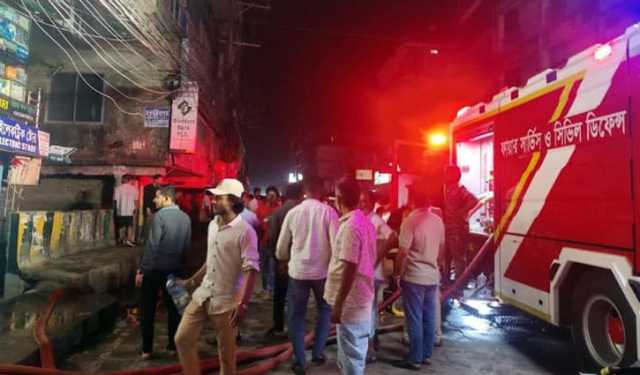 একই রাতে কক্সবাজার শহর ও রেললাইনে আগুন