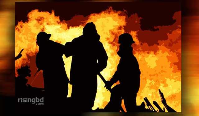 রাজধানীর চকবাজারে ভবনে আগুন, নিয়ন্ত্রণে ৭ ইউনিট