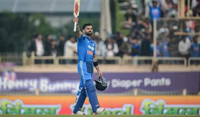 কোহলির ৫২তম সেঞ্চুরিতে ভারতের রান পাহাড়