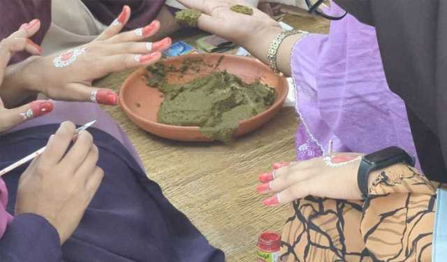 ইবিতে অভয়ারণ্যের মেহেদি উৎসব