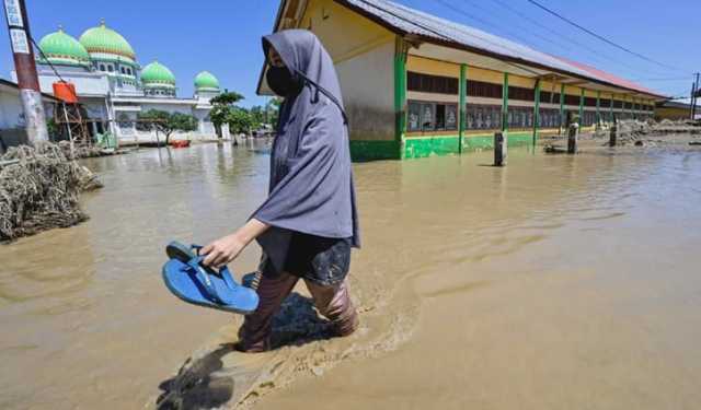 ইন্দোনেশিয়ায় বন্যায় মৃতের সংখ্যা ৬০০ ছাড়াল