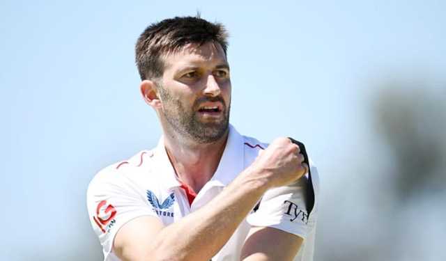 অ্যাশেজ সিরিজ থেকে ছিটকে গেলেন মার্ক উড, দলে ফিশার