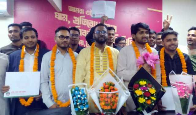 চাঁদপুরের ৫ আসনে এনসিপি প্রার্থীদের মনোনয়ন সংগ্রহ