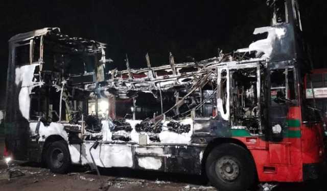 নোয়াখালীতে আগুনে পুড়ল বিআরটিসির ২ বাস, নাশকতার অভিযোগ 