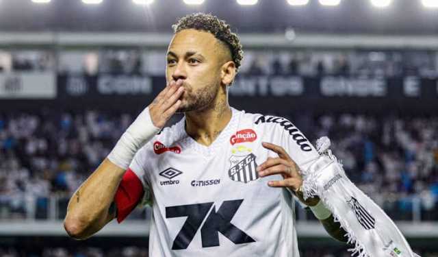 নেইমারের হ্যাটট্রিকে ‘অবনমন’ এড়াল সান্তোস