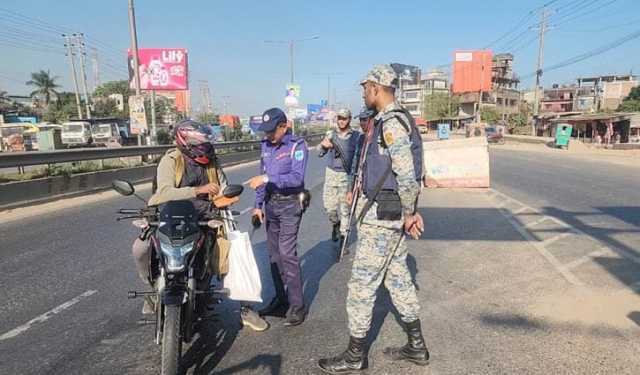 আমিনবাজারে পুলিশের তল্লাশি