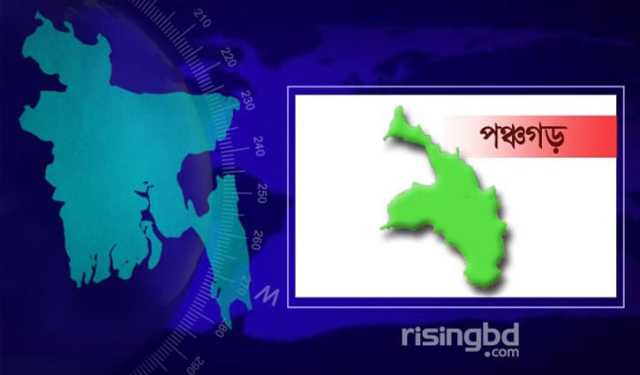 মোটরসাইকেল থেকে ছিটকে ট্রাকের নিচে, মাথা বিচ্ছিন্ন নারীর