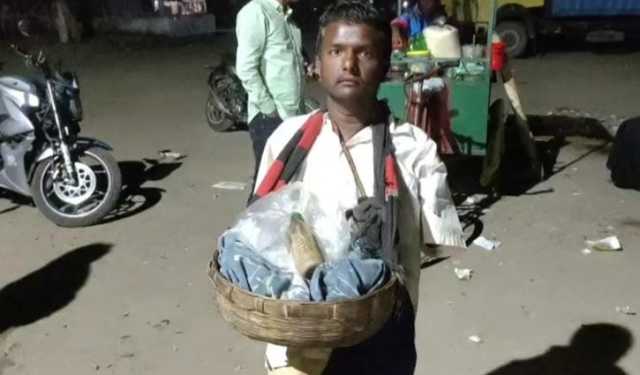 পঙ্গুত্ব তাকে ভিক্ষুক নয়, বানিয়েছে ব্যবসায়ী