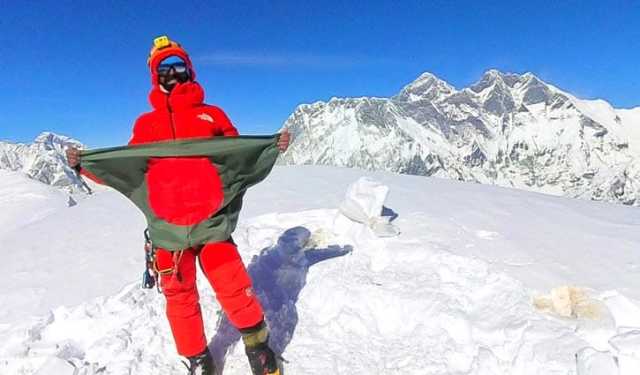 ষষ্ঠ বাংলাদেশি হিসেবে ‘আমা দাবলাম’ জয় করলেন তৌকির