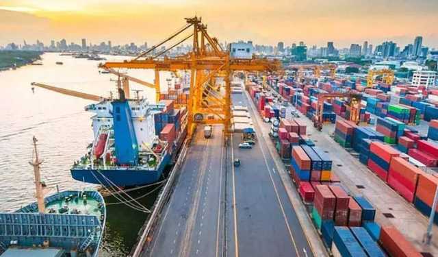 চট্টগ্রাম বন্দরের প্রবেশমুখে অবরোধের ডাক